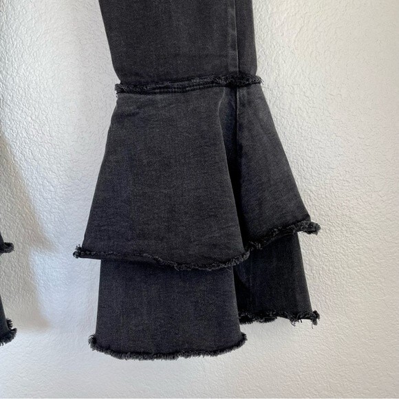*RARE* BDG Women's High-Rise Two-Tiered Ruffle Flare Crop Jeans in Black Size 26 - Picture 7 of 10